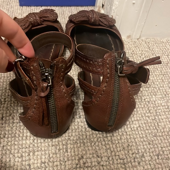 Miu miu brown sandals . Used
Years old . - Picture 3 of 5